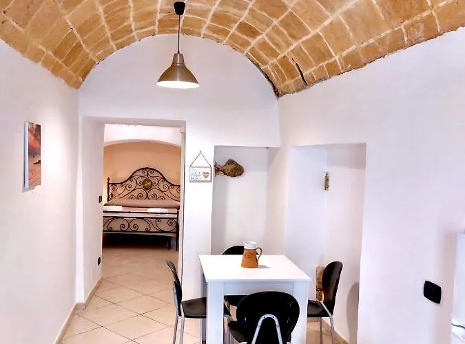 B&B Corte Vico Palmisano Centro Storico 3*