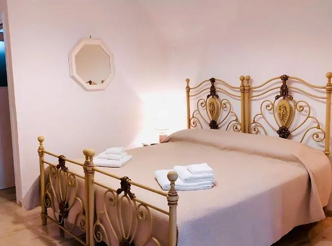 B&B Corte Vico Palmisano Centro Storico 3*
