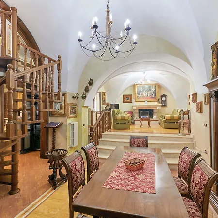 Corte Vico Palmisano Centro Storico Bed & Breakfast 3*