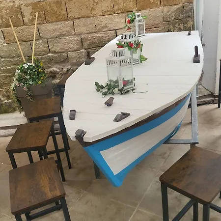 Corte Vico Palmisano Centro Storico Bed & Breakfast 3*