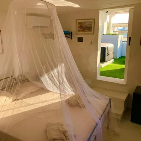 Corte Vico Palmisano Centro Storico Bed & Breakfast
