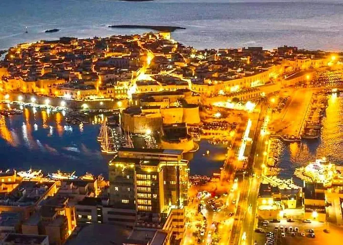 לינה וארוחת בוקר Corte Vico Palmisano Centro Storico גאליפולי